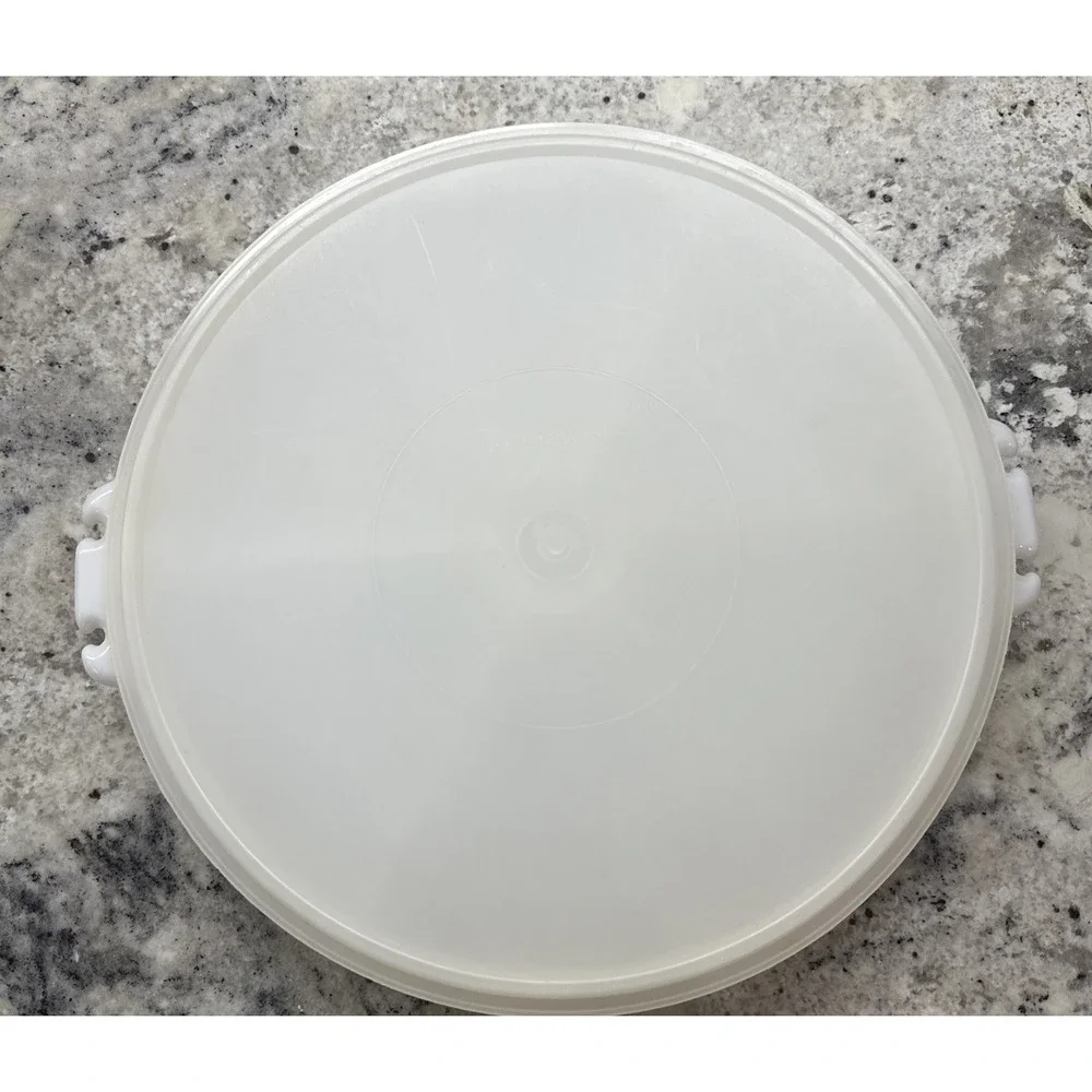 Vintage Tupperware Party Susan White with Lid